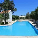 The & 2* Agios Georgios (Kyrenia)