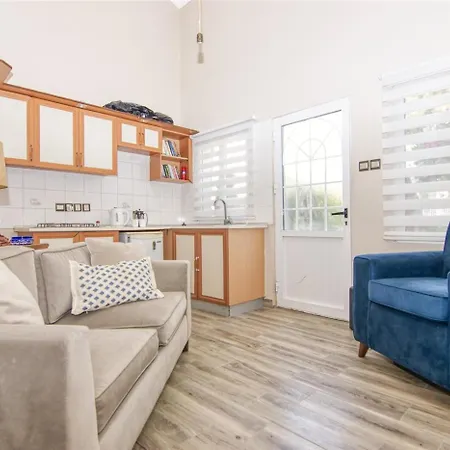 Hotel The & Agios Georgios (Kyrenia)