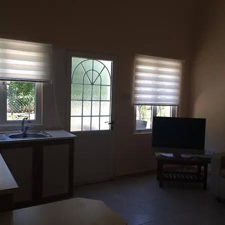 The & فندق Agios Georgios (Kyrenia)