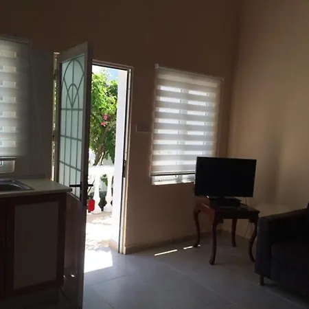 Hotel The & Agios Georgios (Kyrenia)