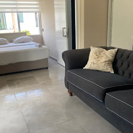 The & Agios Georgios (Kyrenia)