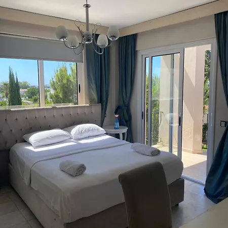 Hotel The & 3*