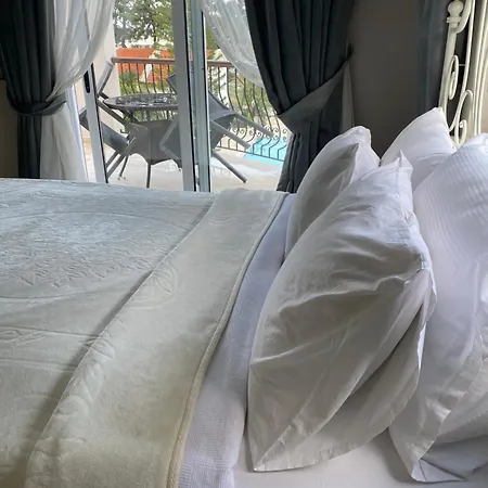 Hotel The &