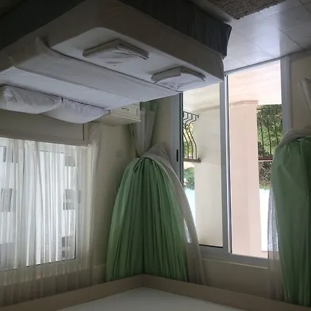 Hotel The &