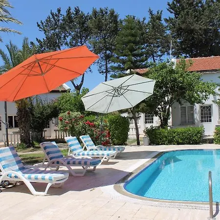 The & 2* Agios Georgios (Kyrenia)