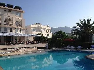 The & فندق Agios Georgios (Kyrenia)