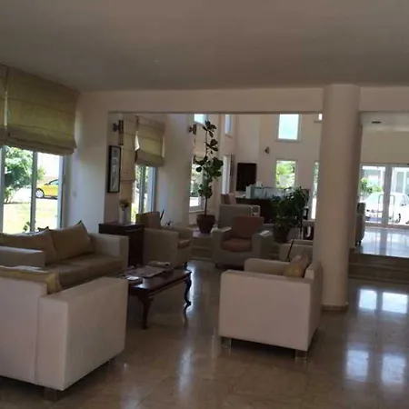 The & 2* Agios Georgios (Kyrenia)