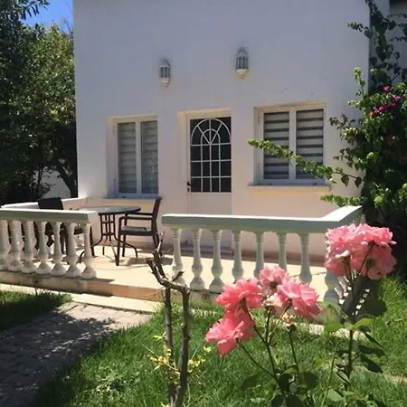 The & Отель Agios Georgios (Kyrenia)