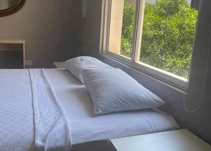 The & 호텔 Agios Georgios (Kyrenia)