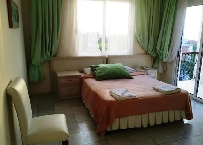 The & Agios Georgios (Kyrenia)