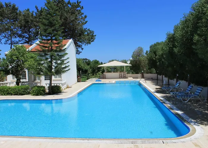 The & 2* Agios Georgios (Kyrenia)