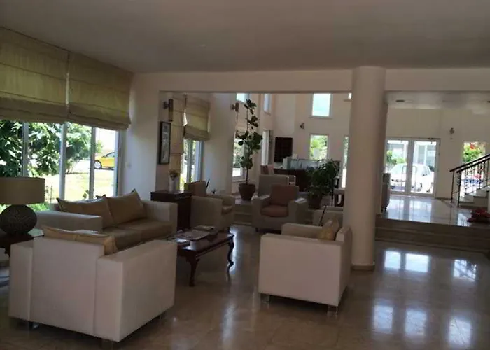 The & 2* Agios Georgios (Kyrenia)